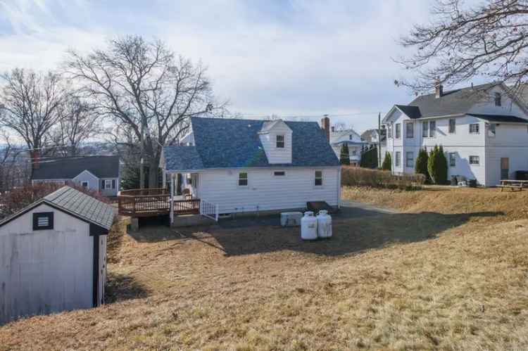 Single-family house For Sale in 40, Gladiola Street, New Britain, Connecticut