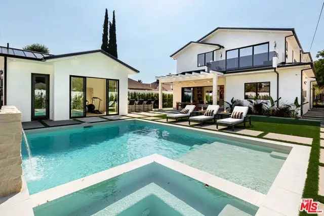 Single-family house For Sale in 4946, Sunnyslope Avenue, Los Angeles, California