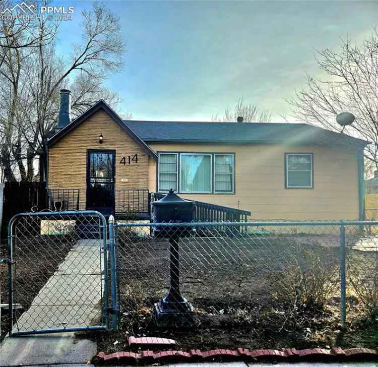 Single-family house For Sale in Pueblo, Colorado