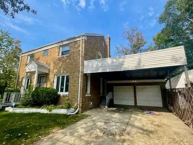 Single-family house For Sale in 346, Memorial Drive, Calumet City, Illinois