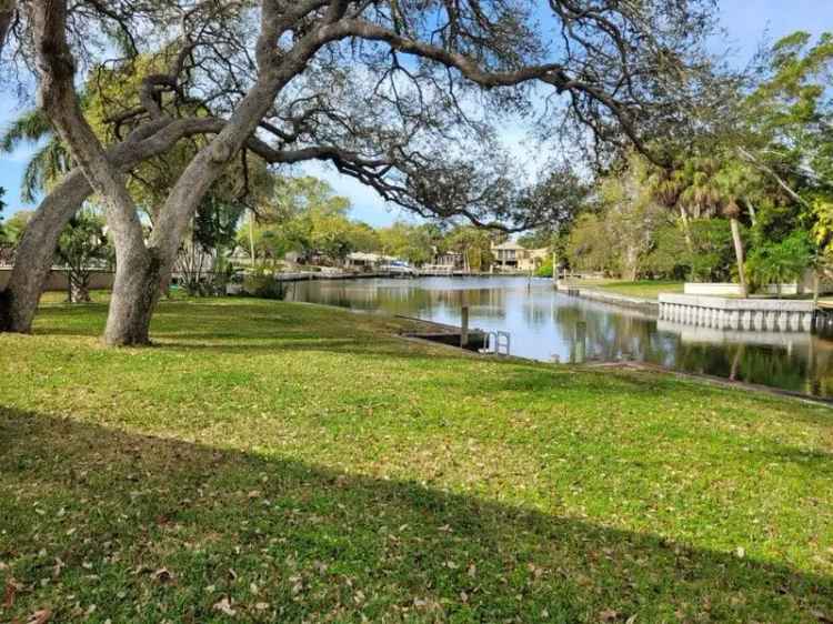 Single-family house For Sale in 4906, Primrose Path, Siesta Key, Florida