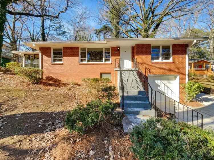 Single-family house For Sale in 2694, Hedgewood Drive Northwest, Atlanta, Georgia