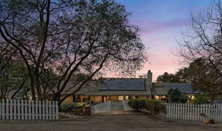 Single-family house For Sale in 3866, Hillsborough Road, Cameron Park, California