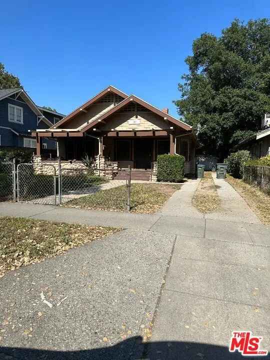 Single-family house For Sale in 1000, North Marengo Avenue, Pasadena, California