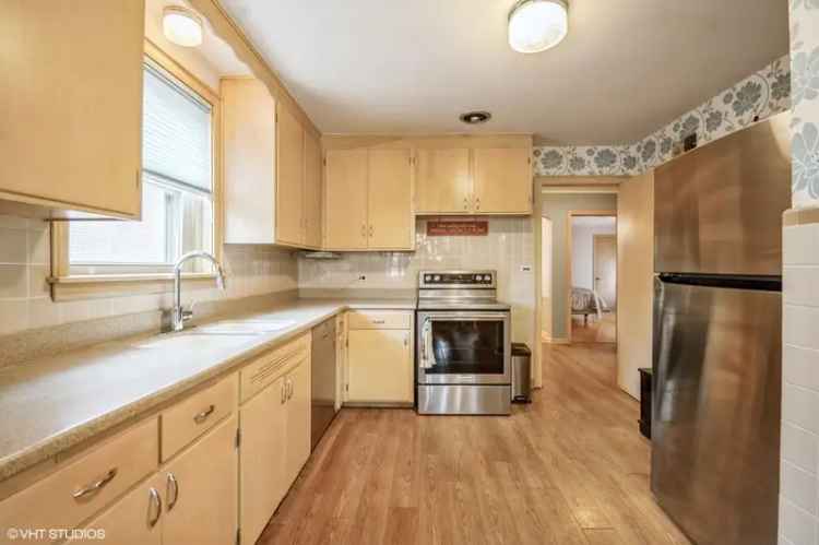 Single-family house For Sale in 7345, West Talcott Avenue, Chicago, Illinois