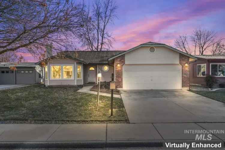 Single-family house For Sale in 5474, North Willowlawn Way, Garden City, Idaho