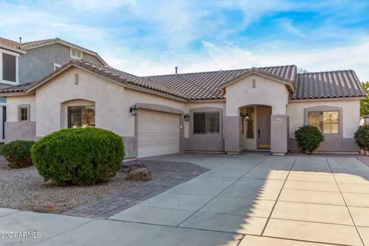 Single-family house For Sale in 19371, East Carriage Way, Queen Creek, Arizona