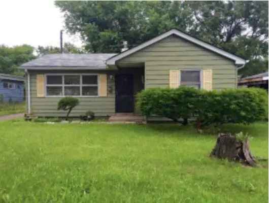 Single-family house For Sale in 4310, West 22nd Place, Gary, Indiana