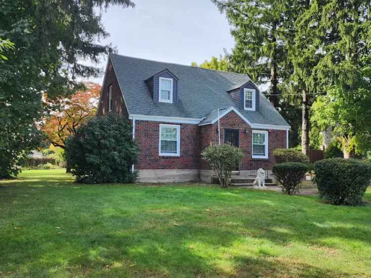 Single-family house For Sale in 33, Jerome Avenue, Meriden, Connecticut