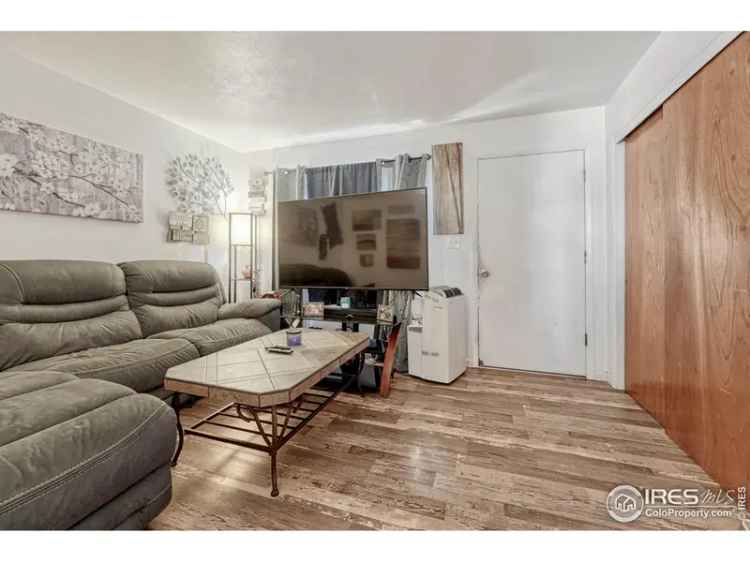 Single-family house For Sale in Greeley, Colorado