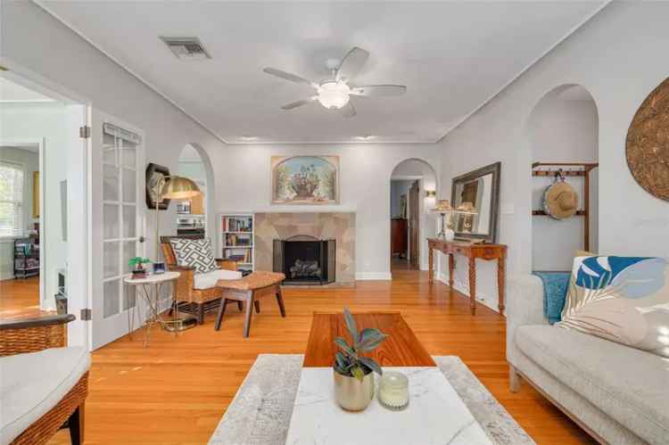 Single-family house For Sale in 828, 17th Avenue North, Saint Petersburg, Florida