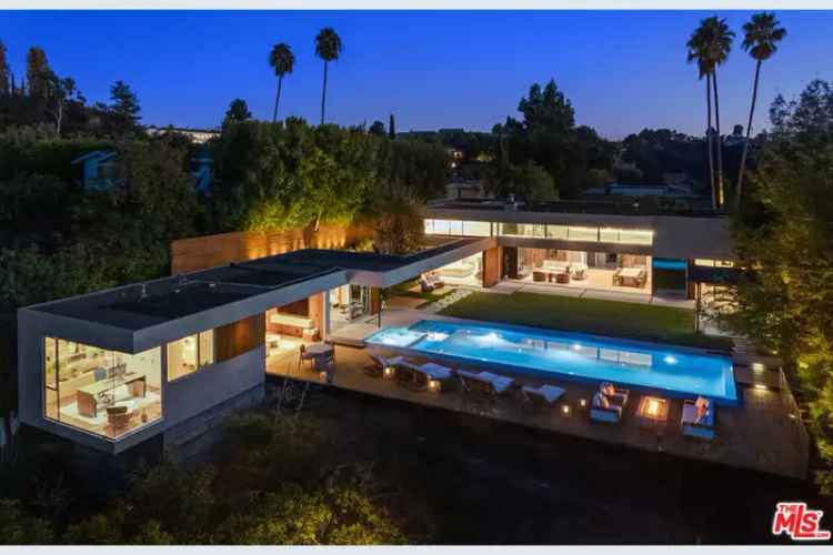 Single-family house For Sale in 9621, Arby Drive, Beverly Hills, California