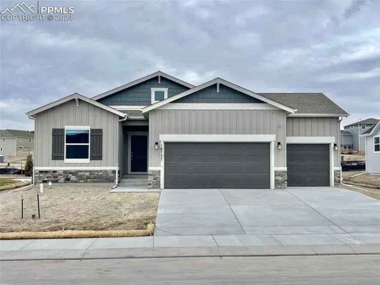 Single-family house For Sale in Monument, Colorado