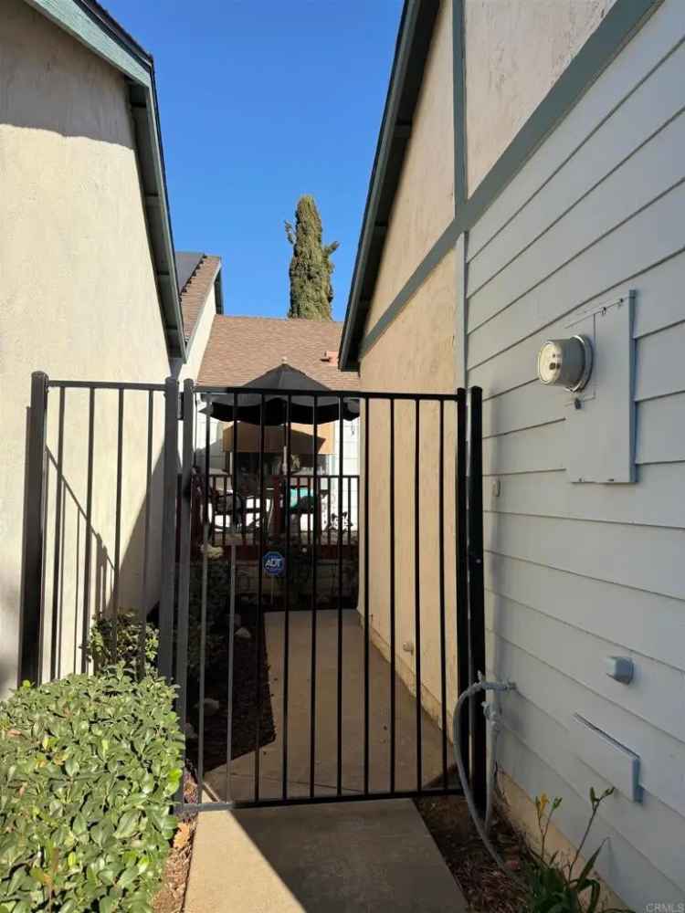 Condo For Sale in 464, Devonshire Glen, Escondido, California