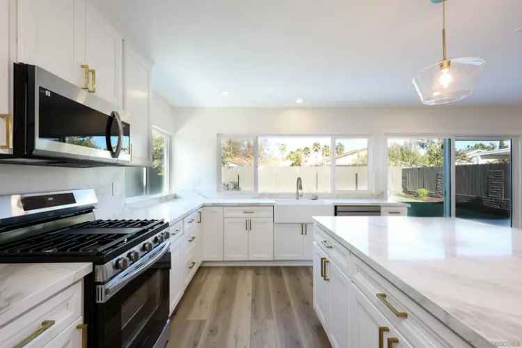 Single-family house For Sale in 8686, Perseus Road, San Diego, California