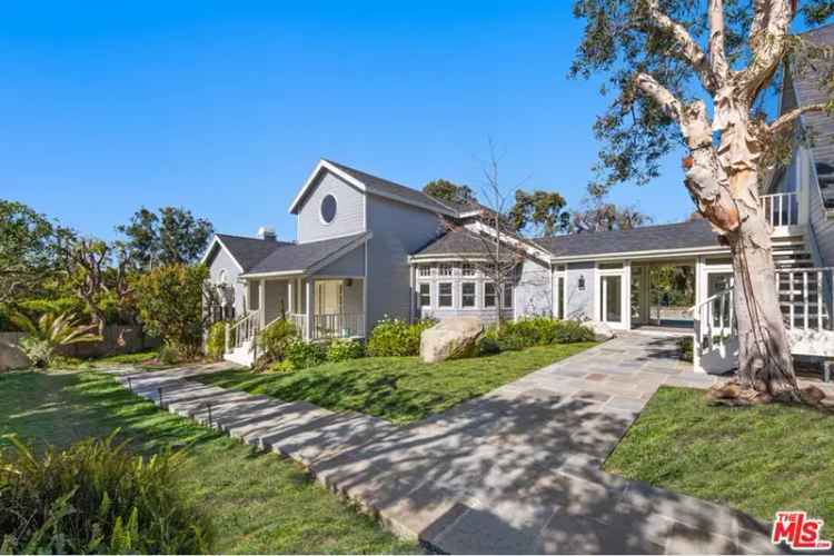 Single-family house For Sale in 6743, Fernhill Drive, Malibu, California