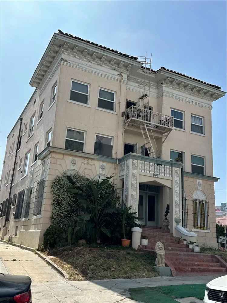 Multi-family house For Sale in Los Angeles, California