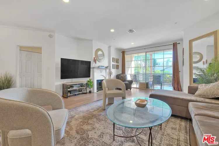 Condo For Sale in Los Angeles, California