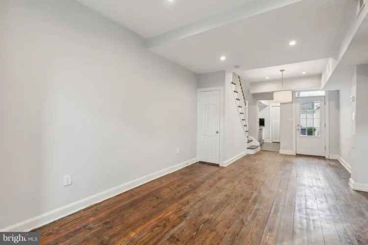 House For Sale in 1214, G Street Southeast, Washington, District of Columbia