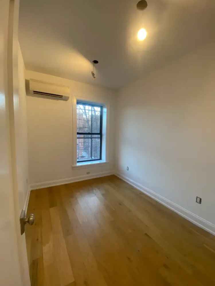 Spacious One Bedroom Apartment with Office in Bedford Stuyvesant