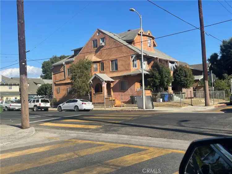 Multi-family house For Sale in Los Angeles, California