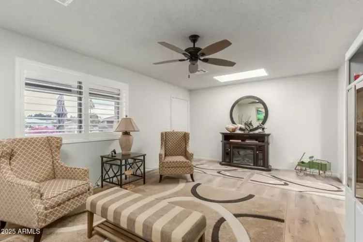 Single-family house For Sale in 8361, East Lakeview Avenue, Mesa, Arizona