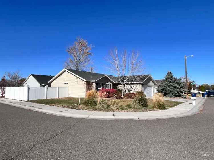 Single-family house For Sale in 717, Emerald Street, Rupert, Idaho