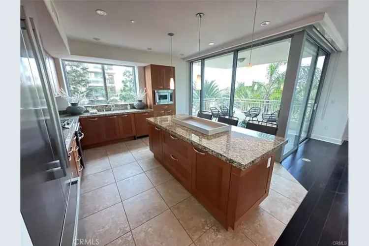 Condo For Sale in 3059, Scholarship, Irvine, California