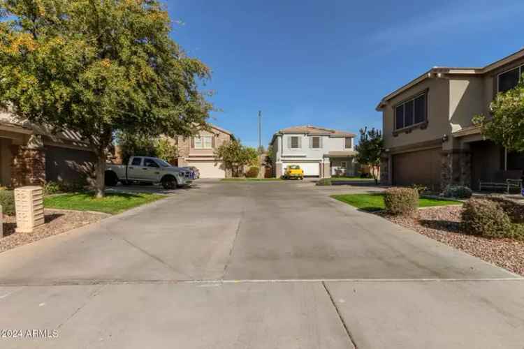 Single-family house For Sale in 17132, West Tara Lane, Surprise, Arizona