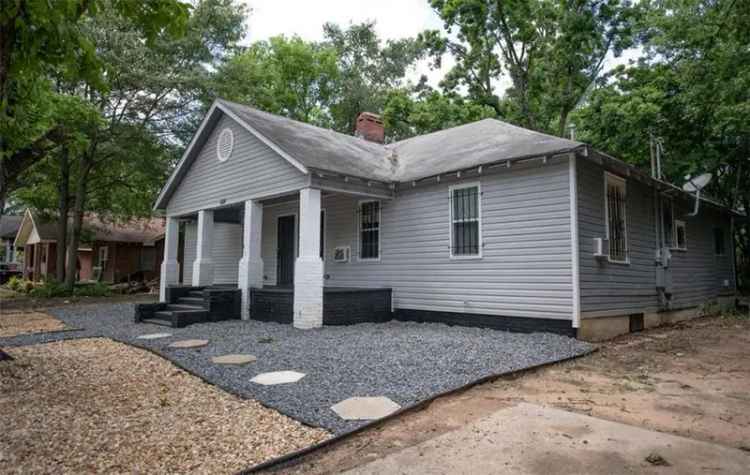 Multi-family house For Sale in 925, Troupe Street, Macon, Georgia