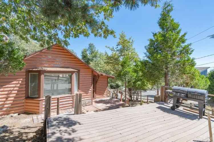 Single-family house For Sale in Rimforest, California