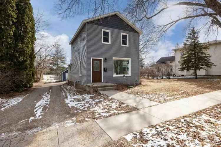 Single-family house For Sale in 410, 2nd Avenue Northwest, Mount Vernon, Iowa