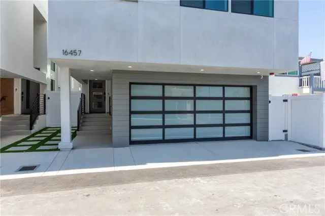 Single-family house For Sale in 16459, 24th Street, Huntington Beach, California