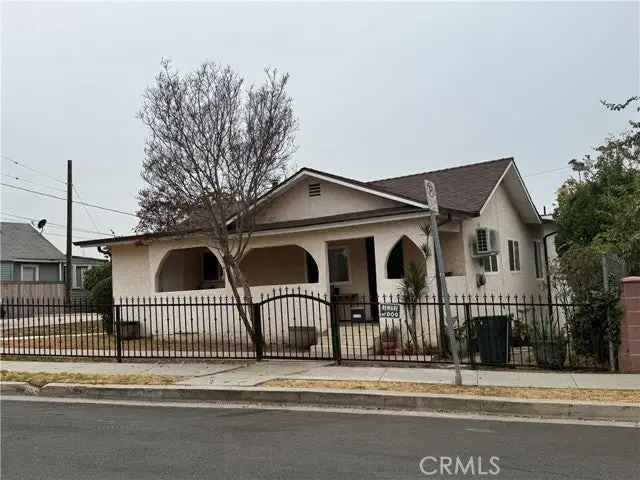 Single-family house For Sale in 3309, Chadwick Drive, Los Angeles, California