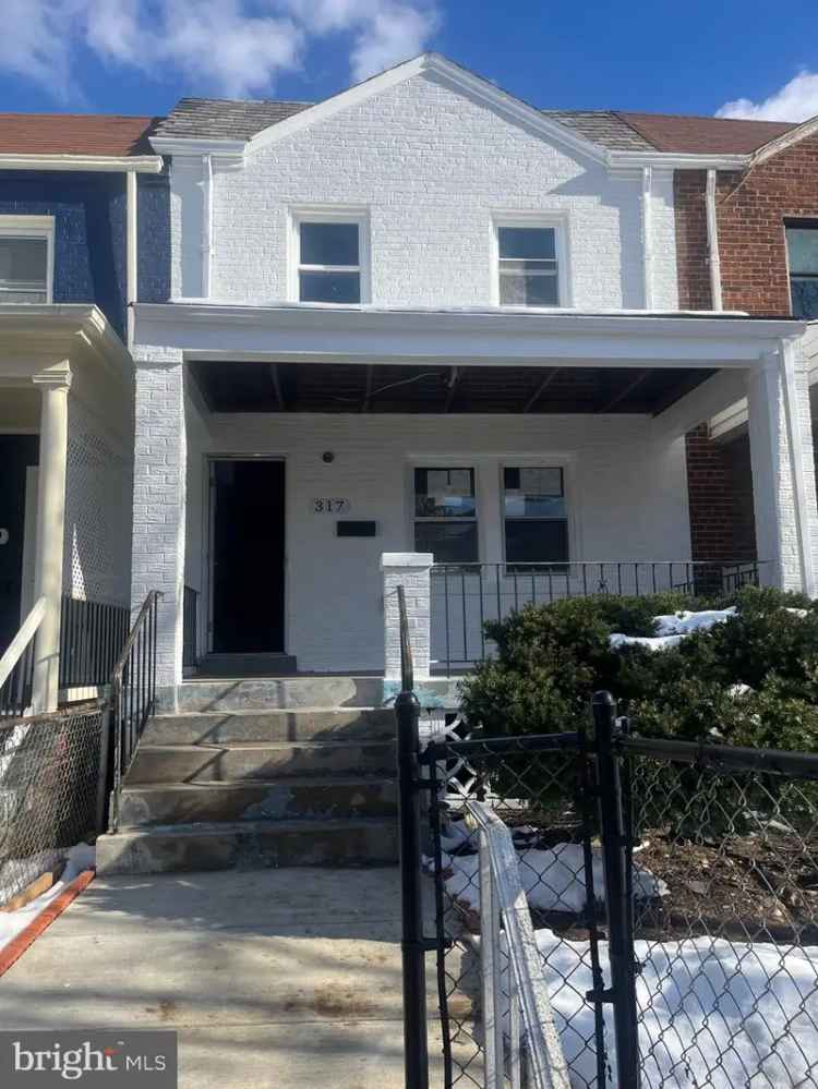 House For Sale in 317, 18th Street Northeast, Washington, District of Columbia