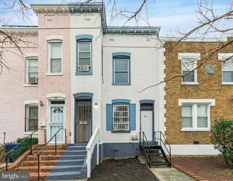 Multi-family house For Sale in Washington, District of Columbia