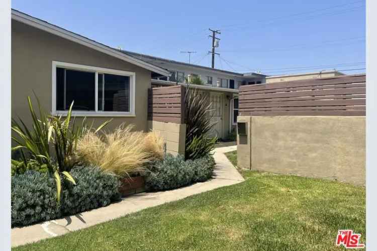 Multi-family house For Sale in Santa Monica, California