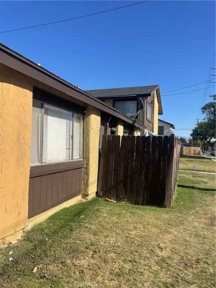 Multi-family house For Sale in 1023, West Central Avenue, Santa Ana, California