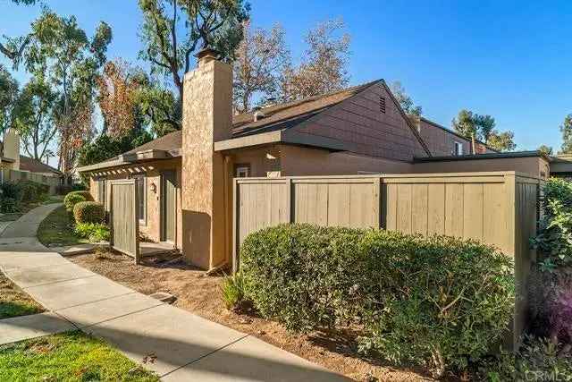 Single-family house For Sale in 10575, Caminito Flores, San Diego, California