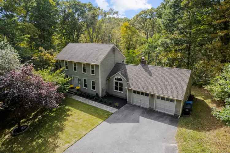 Single-family house For Sale in 17, Lyle Drive, Madison, Connecticut