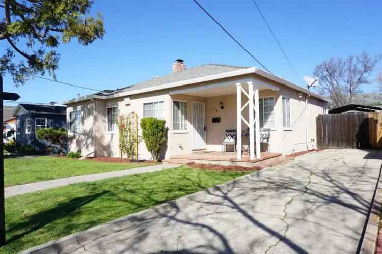 Single-family house For Sale in 138, South Cragmont Avenue, San Jose, California