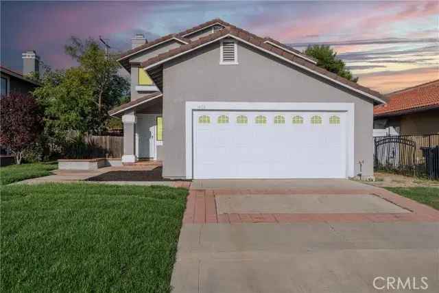 Single-family house For Sale in 1624, Glenview Drive, Perris, California