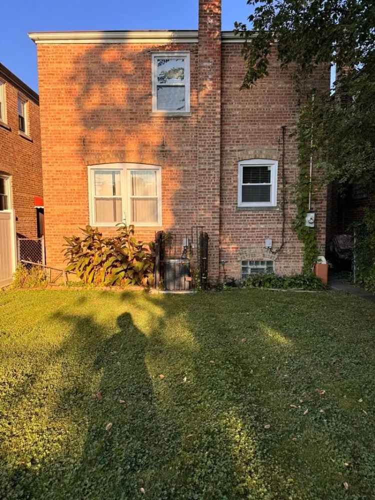 Single-family house For Sale in 10626, South Prairie Avenue, Chicago, Illinois