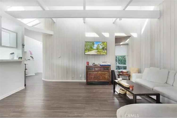 Duplex For Sale in 253, Fairview Street, Laguna Beach, California