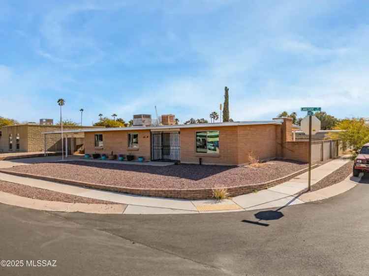 Single-family house For Sale in 7400, East Lakeside Drive, Tucson, Arizona