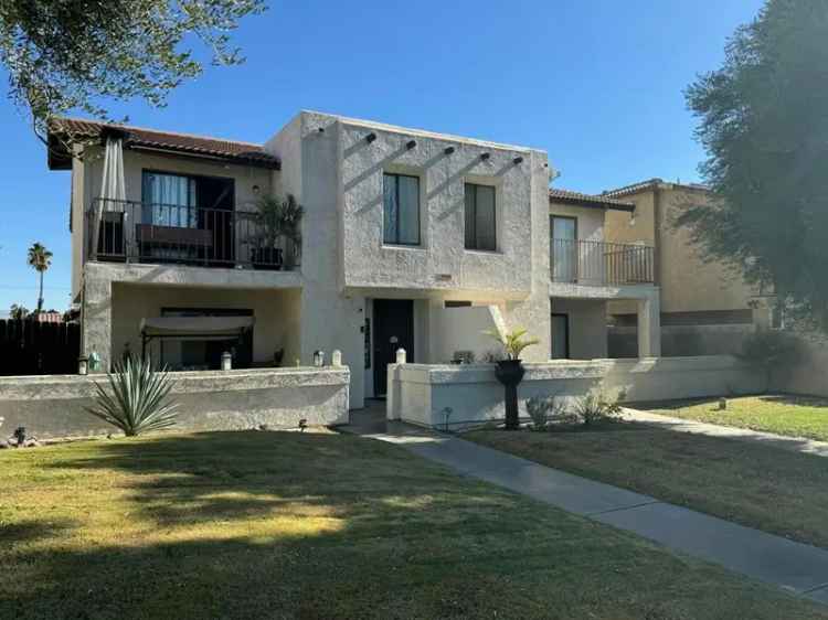 Multi-family house For Sale in Cathedral City, California