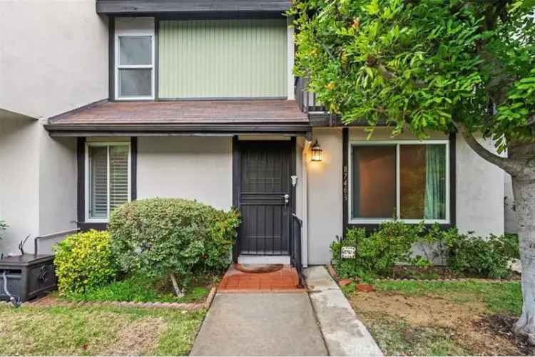 Condo For Sale in Los Angeles, California