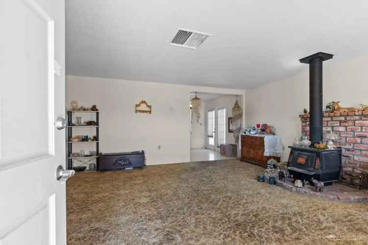 Single-family house For Sale in Ridgecrest, California