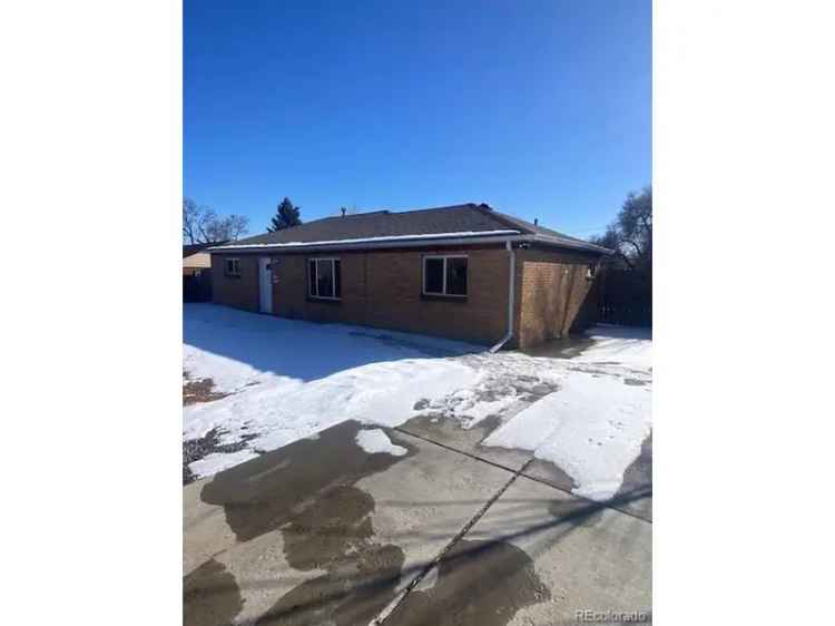 Single-family house For Sale in 1240, Russell Boulevard, Thornton, Colorado