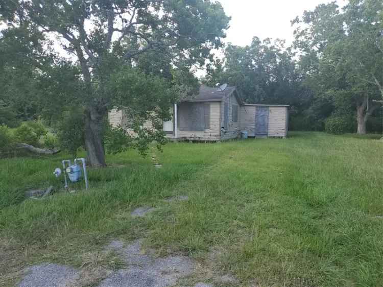 Single-family house For Sale in 913, Whitson Street, Bay City, Texas